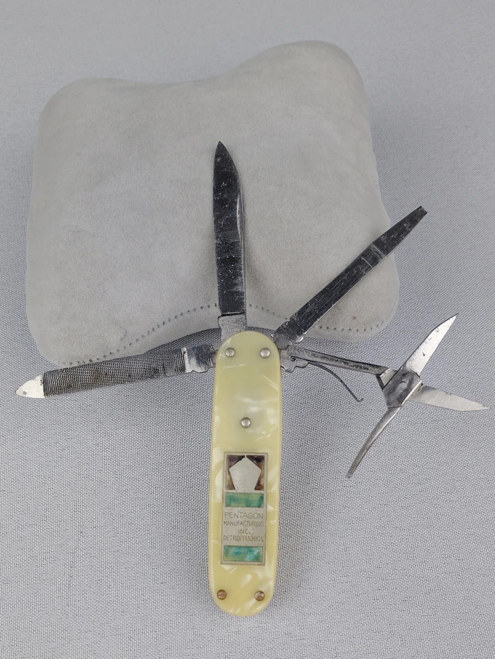 Hill Novelties Vintage Multi-Tool Pocket Knife .